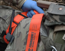 Carregar imagem no visualizador da galeria, TORNIQUETE RHINO RESCUE GEN 1 ASTE DE POLIMERO